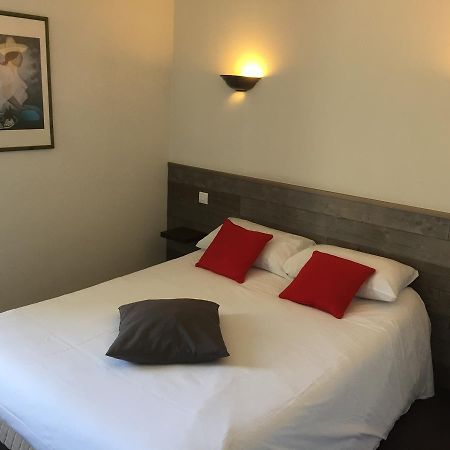 Hotel TGV Quimper Exterior foto